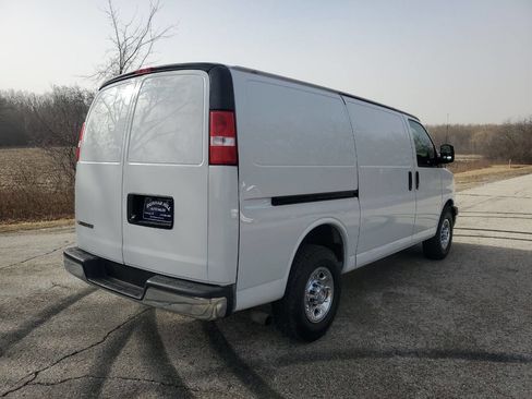 Used 2019 Chevrolet Express 3500 w/ Driver Convenience Package RWD image 7