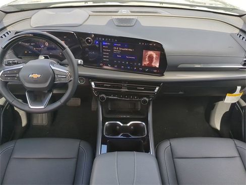 New 2025 Chevrolet Traverse LT w/ Enhanced Driving Package image 15