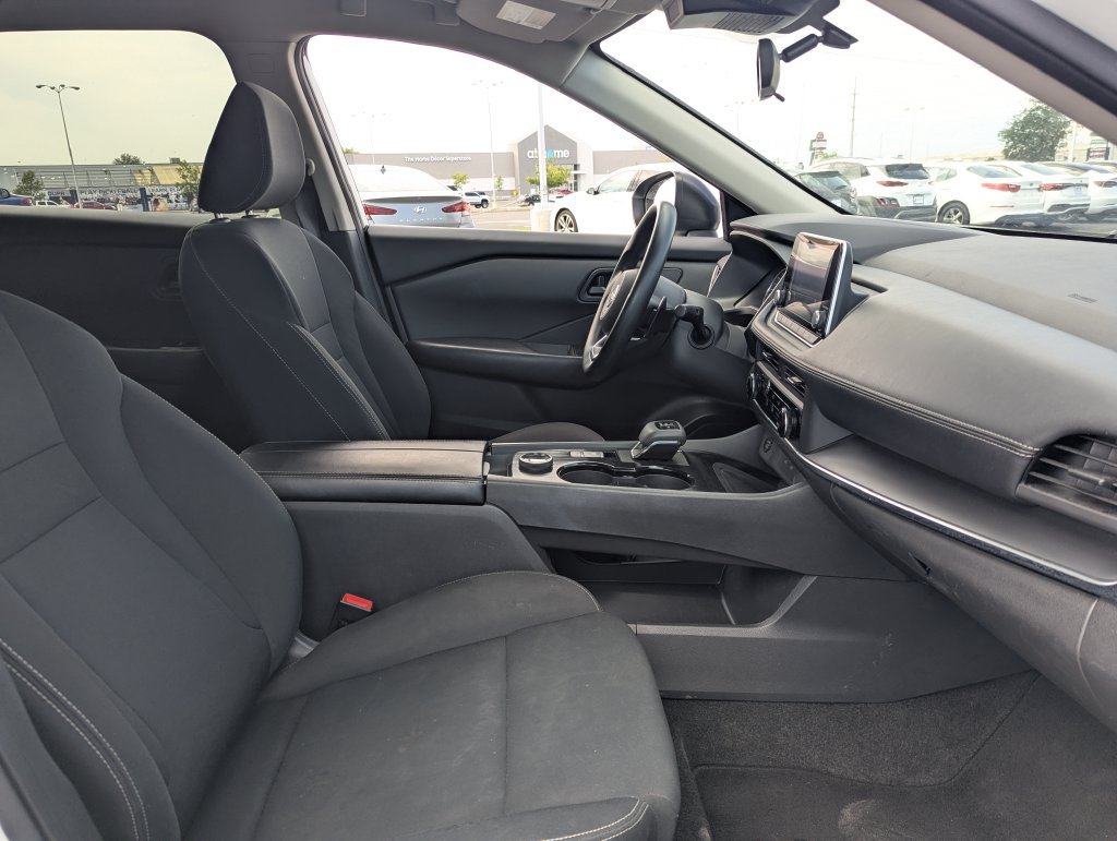 Used 2024 Nissan Rogue S AWD/4WD image 32
