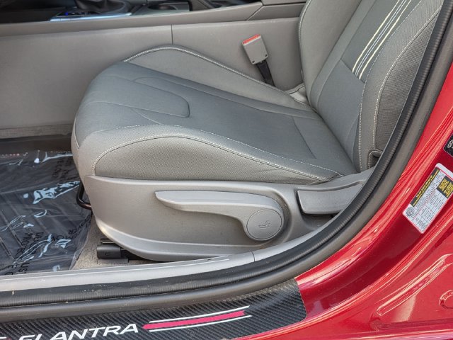 Used 2024 Hyundai Elantra SEL FWD image 16
