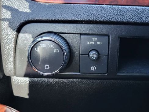 Used 2013 Cadillac Escalade Premium image 27