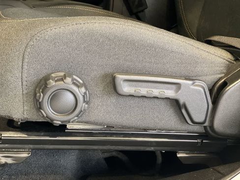 Used 2024 Jeep Wrangler Sport image 15