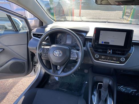 Used 2025 Toyota Corolla LE image 33