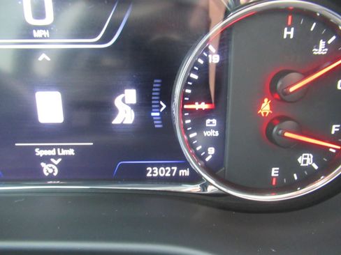 Used 2023 GMC Acadia AT4 w/ Technology Package AWD/4WD image 29