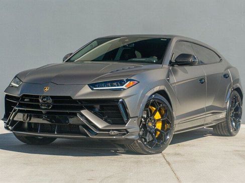 Used 2024 Lamborghini Urus Performante image 3