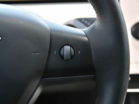 Used 2023 Tesla Model 3 Standard Range RWD image 28