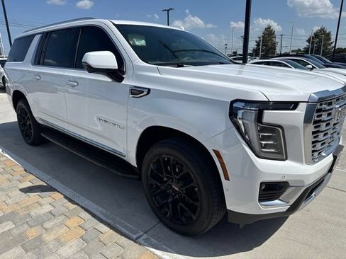 Used 2025 GMC Yukon XL Denali AWD/4WD image 2