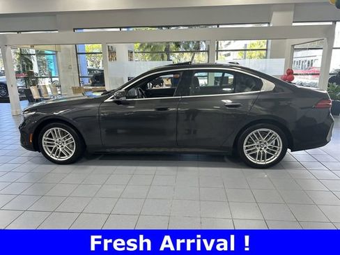 Used 2024 BMW 530i w/ Premium Package image 15