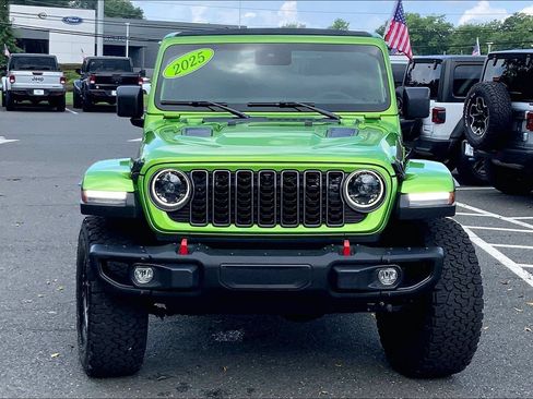 Certified 2025 Jeep Wrangler Unlimited Rubicon AWD/4WD image 3