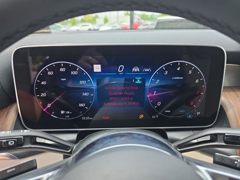 Used 2025 Mercedes-Benz GLC 300 4MATIC image 36