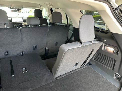 New 2026 Ford Explorer Active RWD image 25