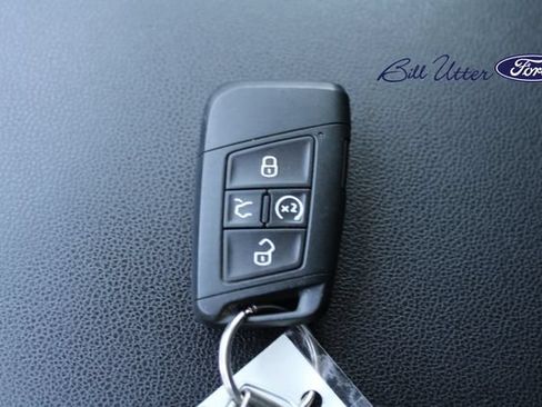 Used 2019 Volkswagen Atlas SE w/ Towing Package AWD/4WD image 11