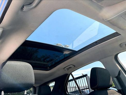 Used 2018 Chevrolet Equinox LT w/ Sun & Infotainment Package AWD/4WD image 18