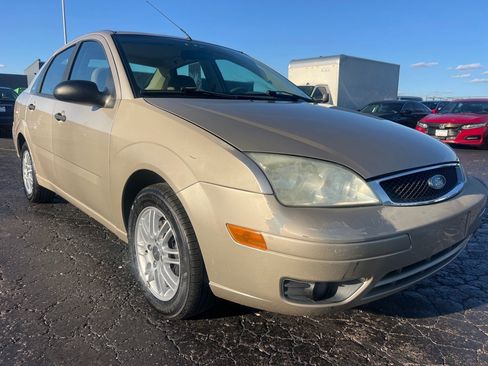 Used 2006 Ford Focus ZX4 Sedan FWD image 1