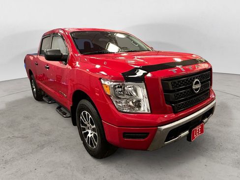 Used 2024 Nissan Titan SV image 6