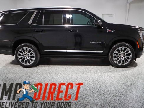 Used 2025 GMC Yukon Denali w/ Sun & Power Step Package image 6