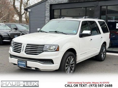 Used 2017 Lincoln Navigator Select image 6