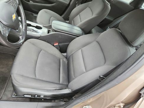 Used 2018 Chevrolet Malibu LT FWD image 12