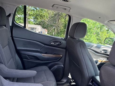 Used 2019 GMC Acadia SLE FWD image 11