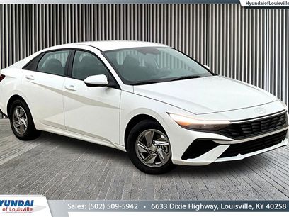 New 2025 Hyundai Elantra SE