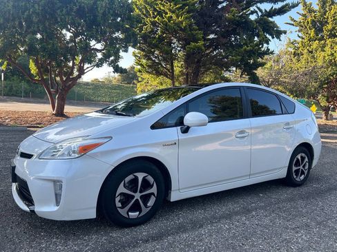 Used 2013 Toyota Prius Four w/ Deluxe Solar Roof Pkg FWD image 4