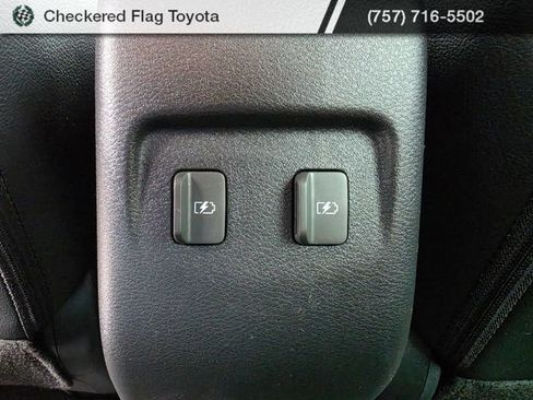 Used 2024 Nissan Kicks SR w/ SR Premium Package FWD image 39