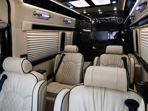 Used 2020 Mercedes-Benz Sprinter 3500 w/ Windows All Around Package image 48