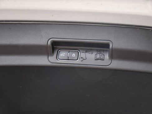 Used 2025 Ford Explorer Active AWD/4WD image 19