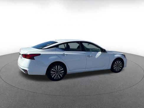 Used 2025 Nissan Altima 2.5 SV image 15