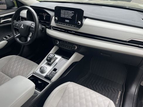Used 2023 Mitsubishi Outlander SEL AWD/4WD image 4