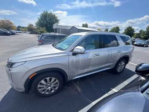 Used 2025 Hyundai Palisade SEL FWD image 2