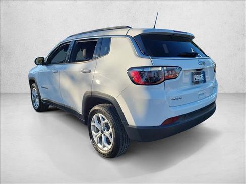 Used 2025 Jeep Compass Latitude image 7