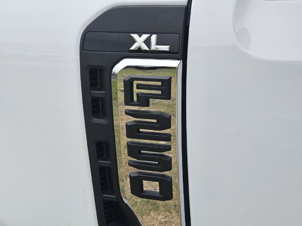 New 2026 Ford F250 XL w/ FX4 Off-Road Package AWD/4WD image 5