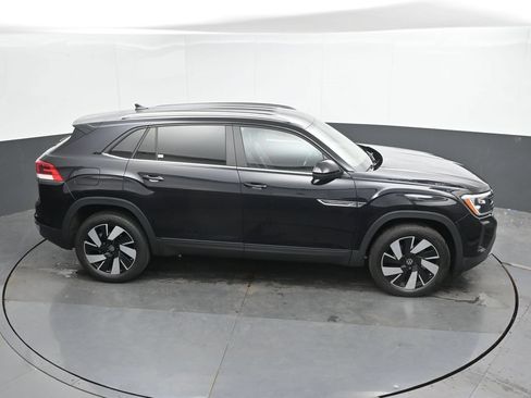 Used 2024 Volkswagen Atlas Cross Sport SE AWD/4WD image 31