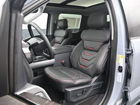 New 2026 Ford F250 Lariat w/ Black Appearance Package AWD/4WD image 8