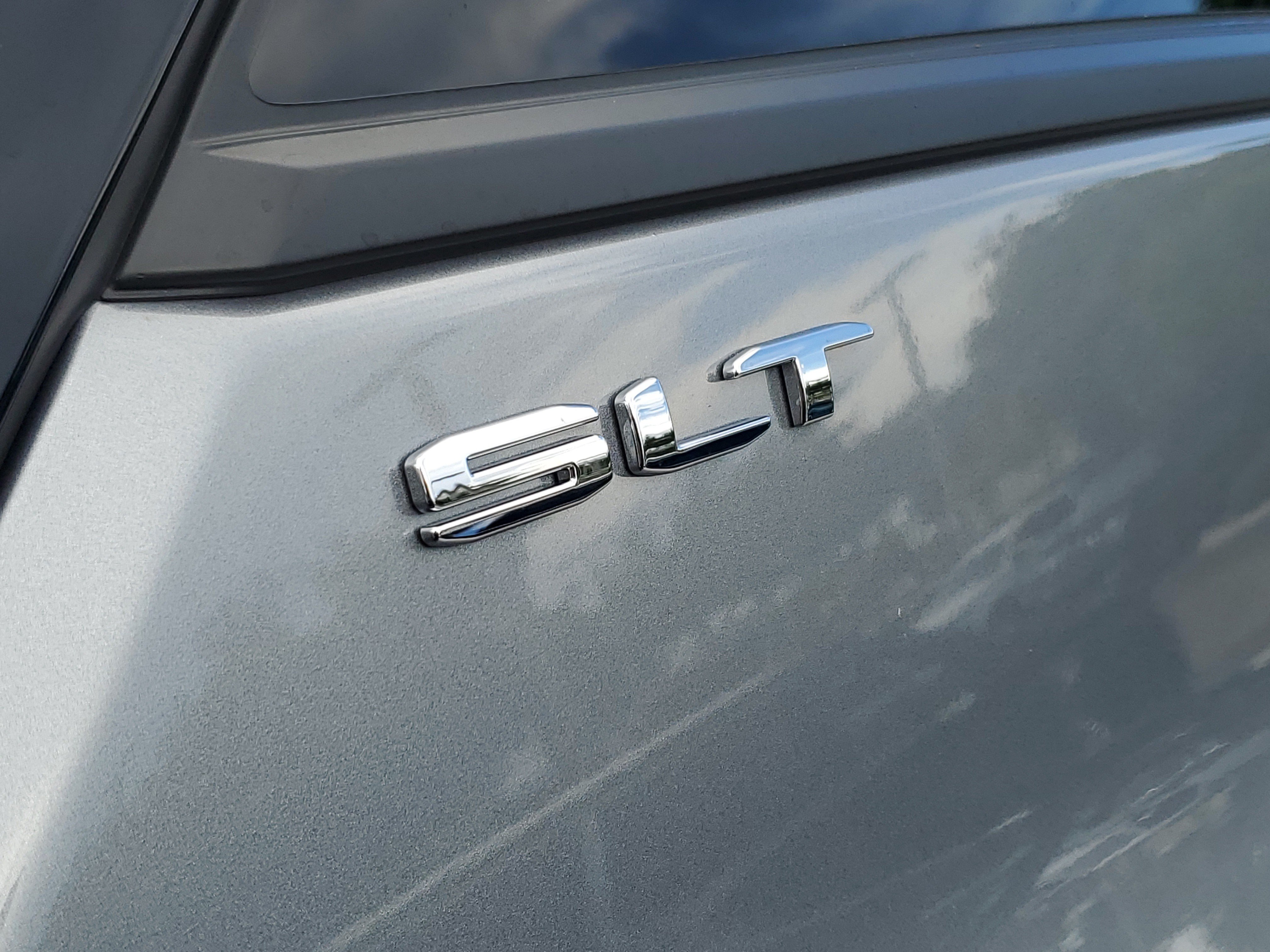 Used 2023 GMC Terrain SLT FWD image 8
