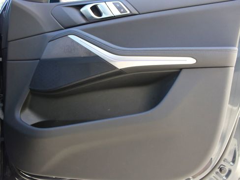 Used 2022 BMW X5 sDrive40i w/ Premium Package image 18