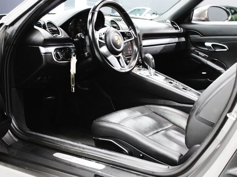 Used 2021 Porsche 718 Boxster w/ Premium Package RWD image 3