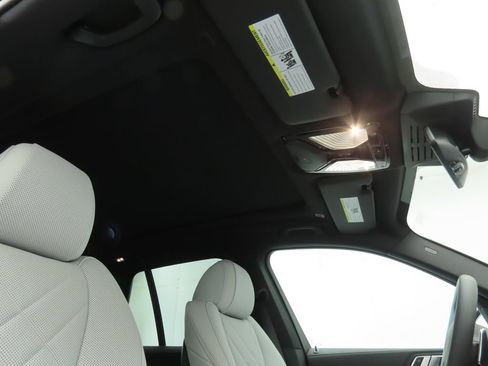 Used 2026 BMW X5 sDrive40i w/ M Sport Package RWD image 19