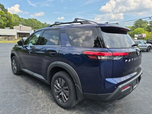 Used 2023 Nissan Pathfinder SV w/ Cargo Package AWD/4WD image 5
