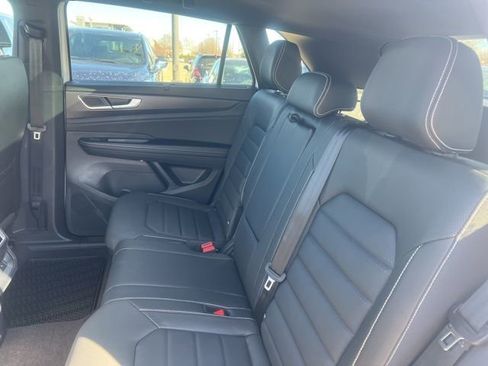 New 2026 Volkswagen Atlas Cross Sport SEL AWD/4WD image 8