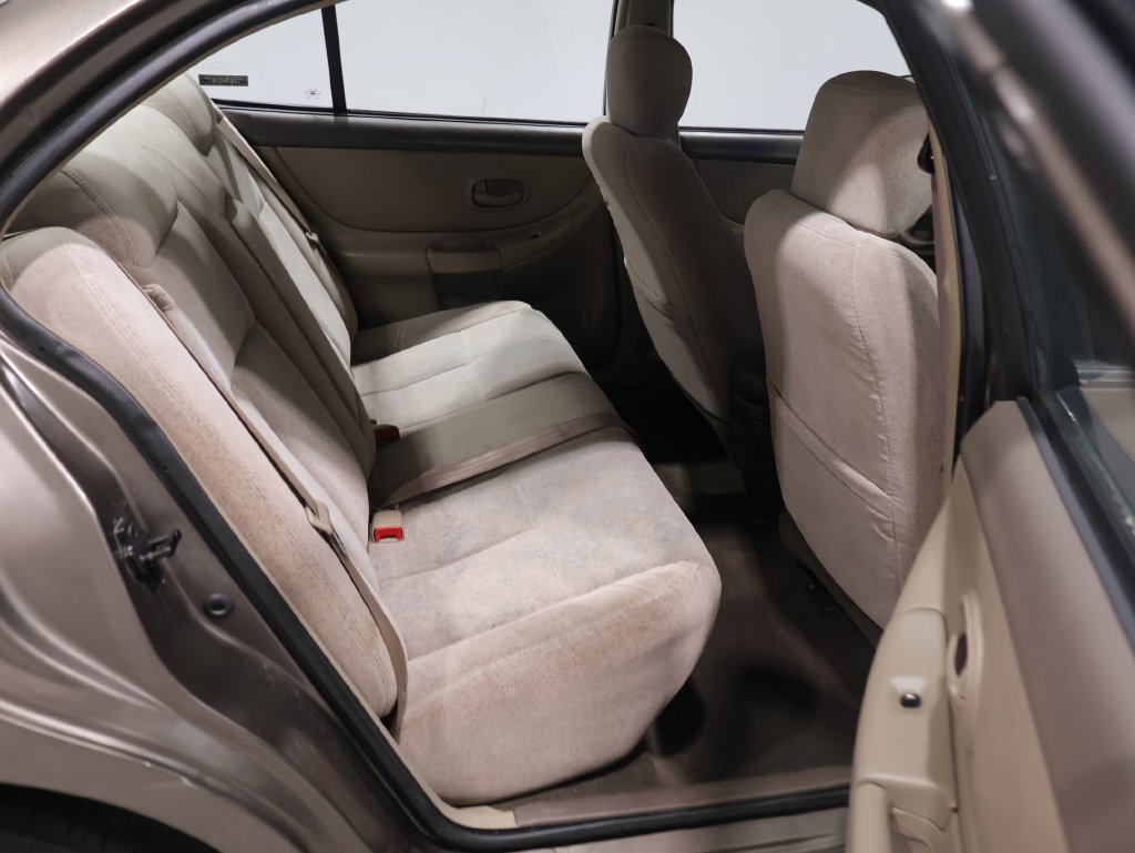 Used 2000 Oldsmobile Intrigue GL FWD image 23