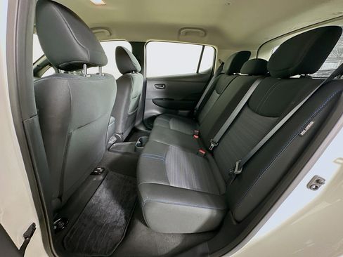Used 2023 Nissan Leaf SV Plus image 28