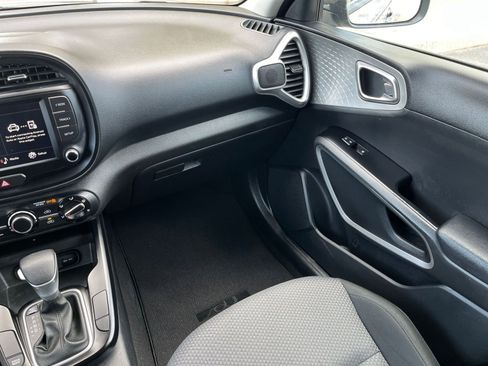 Used 2025 Kia Soul LX w/ LX Technology Package image 31