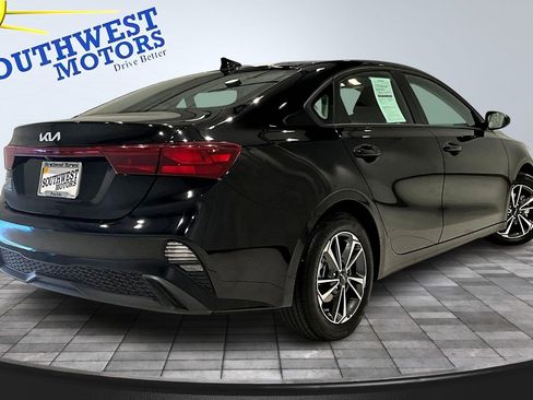 Used 2024 Kia Forte LXS image 6