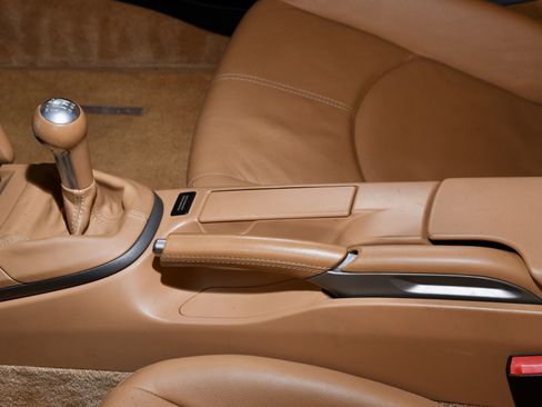 Used 2010 Porsche 911 Carrera RWD image 16