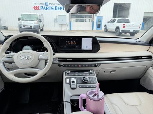 Used 2023 Hyundai Palisade Limited w/ Cargo Package AWD/4WD image 8