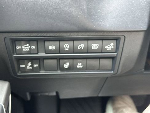 Used 2022 Toyota Tundra Platinum w/ Advanced Package image 20