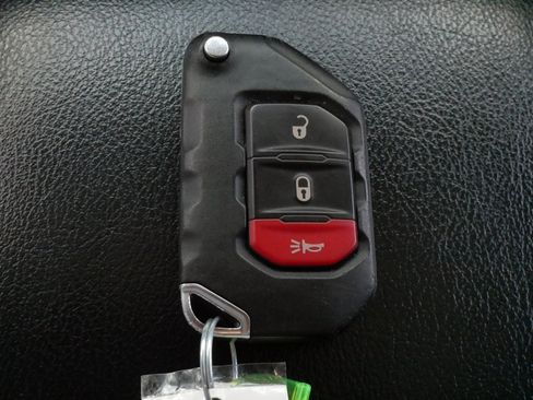 Used 2024 Jeep Wrangler Unlimited Sport AWD/4WD image 29
