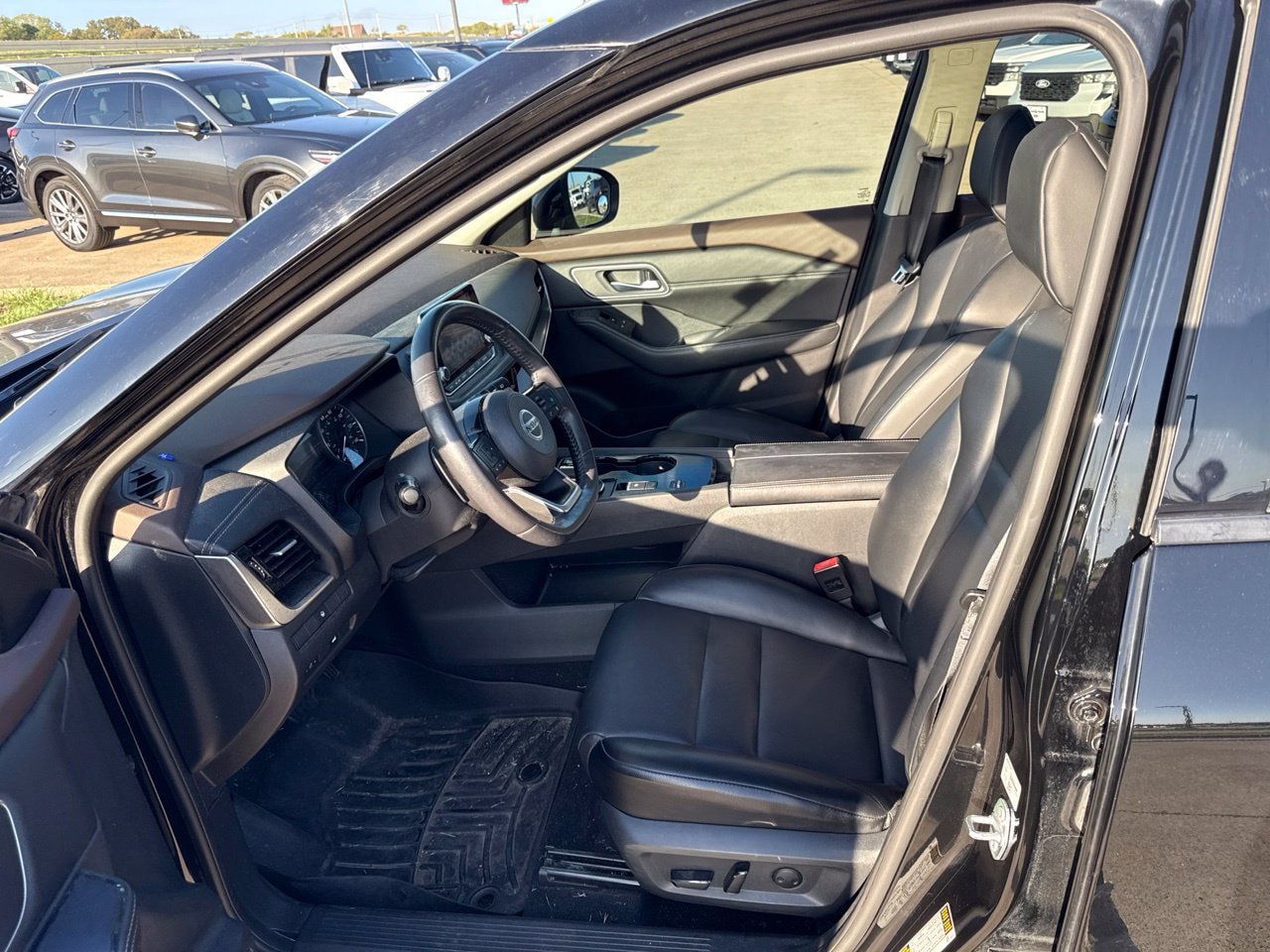 Used 2021 Nissan Rogue SV w/ Premium Package FWD image 19